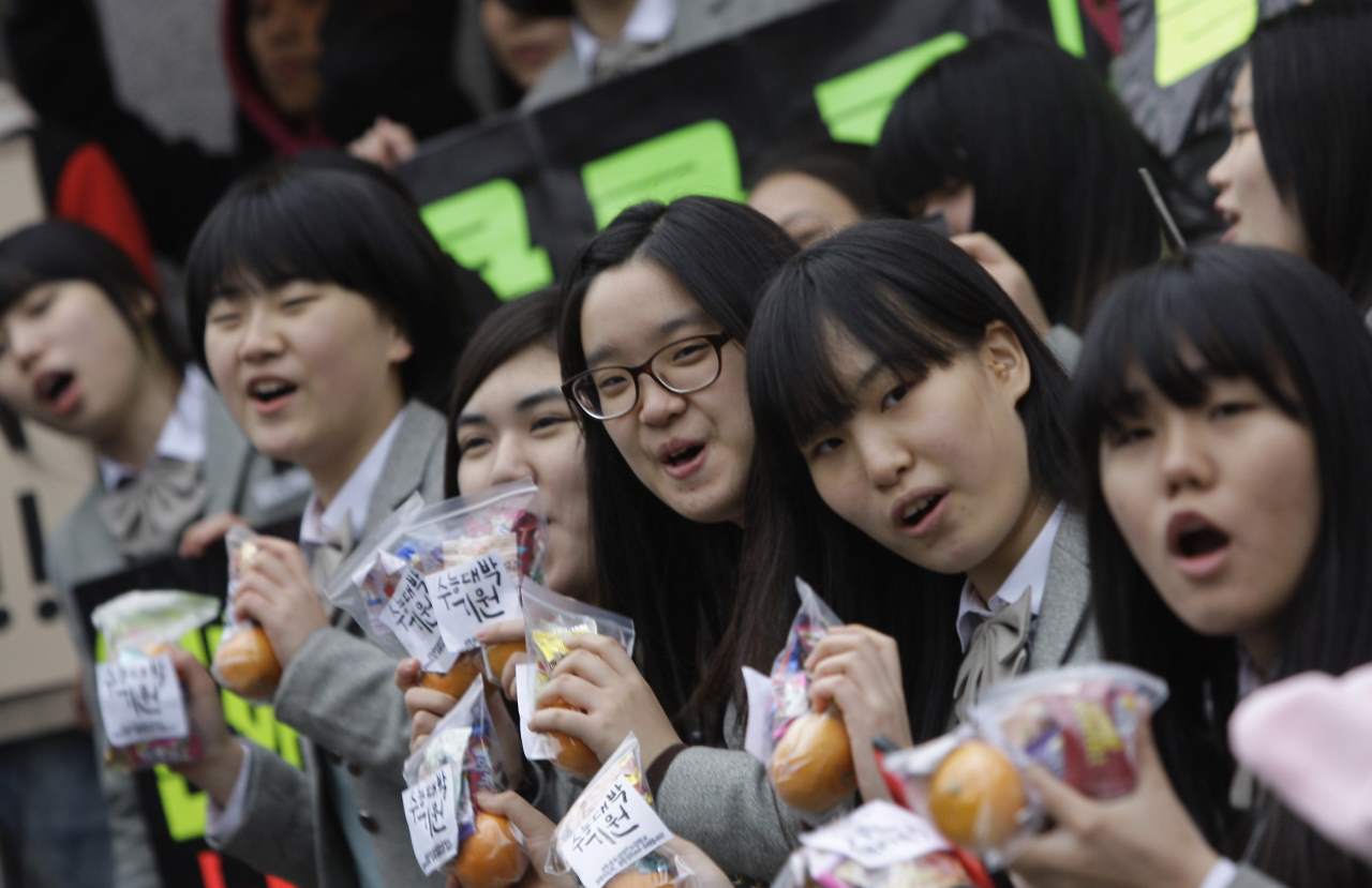 Top 10 Countries with Highest Literacy Rate
